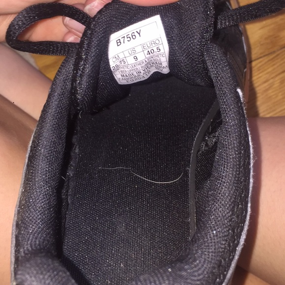 Volleyball shoes - Picture 2 of 5